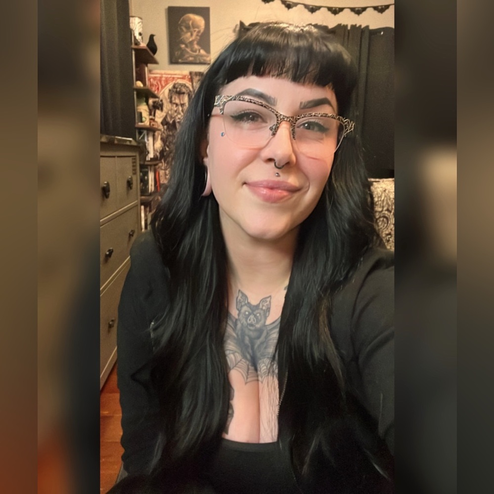 Meet your Posher, Ghost